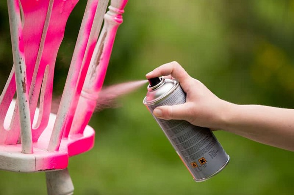How long does spray paint take to dry